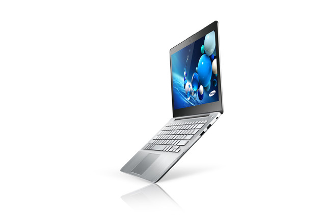 Ultrabook Samsung Serii 7 Ultra już dostępny na polskim rynku
