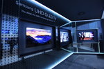 UHD OLED TV_2 (1).jpg