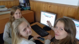 Gimnazjaliści uczą się przedsiębiorczości. LIFESTYLE, IT i technologie - Zakładają firmy, prowadzą badania rynku, mierzą się z finansami. Na razie wirtualnie. Uczniowie Społecznego Gimnazjum nr 8 STO w Białymstoku biorą udział w projekcie "Młodzi przedsiębiorczy".