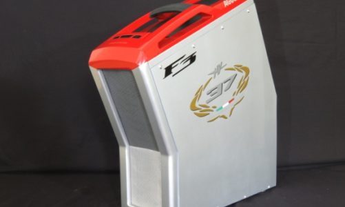 Pecet jak ścigacz MV Agusta F3 – zobacz niewiarygodny mod laureata Case Mod Worl