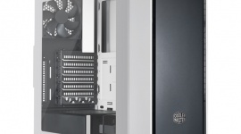 Cooler Master prezentuje MasterBox 5 LIFESTYLE, IT i technologie - Gracz, jeśli chce być na bieżąco z nowymi tytułami, zmuszony jest do częstej wymiany podzespołów. Niestety zakupione przez niego części mogą nie mieścić się, bądź nie być kompatybilne z jego dotychczasową obudową. Sytuację tę ma zmienić MasterBox 5 od Cooler Mastera.
