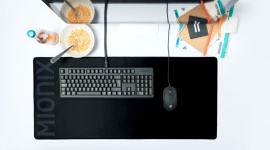 Mionix podpowiada jak dbać o podkładkę LIFESTYLE, IT i technologie - Tysiące włókien, z czego każde z nich jest 100-krotnie cieńsze od ludzkiego włosa, już same w sobie stanowią przyjazne środowisko dla wszelkich nieczystości. Jak więc dbać o dobrą kondycję podkładki, aby zawsze oferowała nam maksimum swoich możliwości?