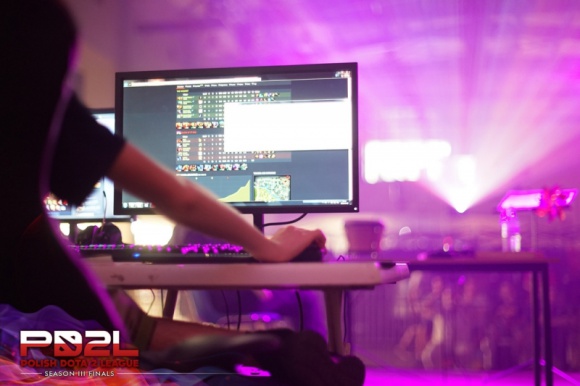Nowe oblicze DOTA2 - PD2L i Genesis łączą siły LIFESTYLE, IT i technologie - Pomimo że DOTA2 na świecie osiągnęła spory sukces, w Polsce turniejowa scena zorganizowana wokół tego tytułu przez długi okres nie prezentowała się najlepiej. Zmienić ten stan rzeczy stara się organizacja PD2L i ich nowo pozyskany sponsor, producent sprzętu gamingowego Genesis.