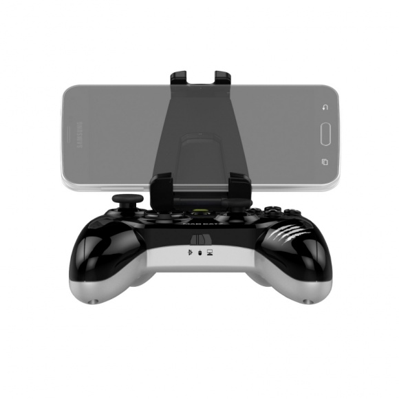 Mad Catz: micro gamepad C.T.R.L. R dla fanów mobilnego grania LIFESTYLE, IT i technologie - Granie na urządzeniach mobilnych już dawno wyszło z fazy raczkowania. Wiele gier wymaga zręczności i szybkiej reakcji, stając się sporym wyzwaniem, jeśli musimy ciągle zasłaniać część wyświetlacza palcem. Micro gamepad C.T.R.L. R idzie na ratunek wielbicielom mobilnego gamingu.