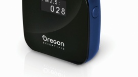 Przenośny Oregon SHE101 zmierzy poziom zanieczyszczenia powietrza i naładuje Two LIFESTYLE, IT i technologie - Inteligentny, poręczny czujnik zanieczyszczenia powietrza marki Oregon umożliwia pomiar stanu jakości powietrza zarówno, gdy jesteś w domu, jak i na zewnątrz. Kompaktowe rozmiary i przydatne funkcje wyróżniają go na tle innych tego typu urządzeń.