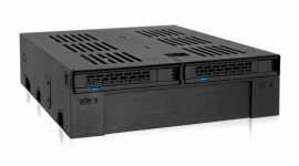 Icy Dock MB322SP-B - skutecznie wykorzystaj przestrzeń LIFESTYLE, IT i technologie - ExpressCage MB322SP-B jest mobilnym akcesorium, który przekształca zatokę 5,25” tak, aby zmieścić dyski HDD/SSD SATA/SAS 2,5” (7-9,5 mm) i dysk 3,5” lub inne urządzenie 3,5”.