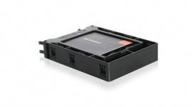 Jak wykorzystać zatokę 3,5 cala? LIFESTYLE, IT i technologie - EZ-FIT Trio MB610SP jest uchwytem przekształcającym 3,5-calową zatokę tak, aby pomieściła trzy dyski HDD lub SSD o przekątnej 2,5 cala.