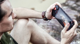 Doogee S70, pierwszy wytrzymały smartfon dla graczy LIFESTYLE, IT i technologie - W czwartym kwartale 2018 roku na polskim rynku zadebiutuje Doogee S70, który w innowacyjny sposób łączy w sobie cechy smartfona gamingowego oraz urządzenia o podwyższonej wytrzymałości. Jego parametry techniczne zadowolą wymagających graczy.