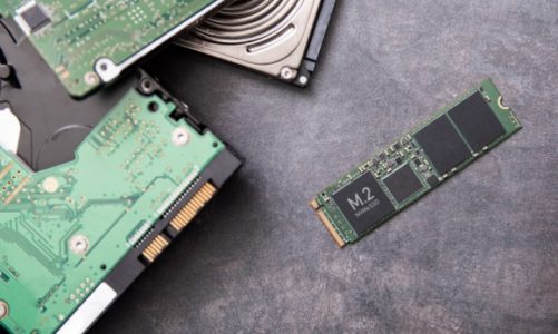Jak przyspieszyć komputer z SSD NVMe U.2?