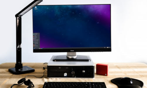 Stary komputer kurzy się w garażu?