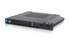 Icy Dock MB511SPO-1B - zamień płytę na dysk LIFESTYLE, IT i technologie - MB511SPO-1B to beztackowy adapter dla dysków HDD/SSD 2,5” przeznaczony do ultracienkich zatok CD/DVD/Blu-Ray 9,5 mm powszechnie dostępnych w komputerach stacjonarnych, laptopach i stacjach roboczych.