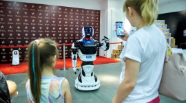 Odwiedź „Miasto Robotów” w Porcie Łódź LIFESTYLE, IT i technologie - Są najnowszej generacji i pochodzą w różnych zakątków świata - USA, Japonii, Korei Południowej, Francji, Wielkiej Brytanii i Rosji. Mowa o 72 inteligentnych robotach, które oglądać można na specjalnej wystawie zorganizowanej w Porcie Łódź.