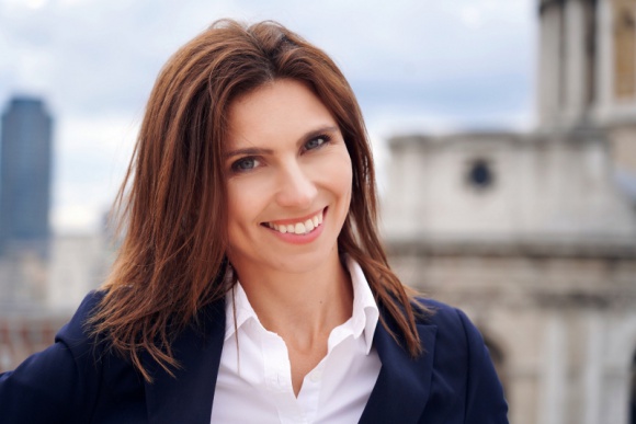 Więźniowie szklanych ekranów – dlaczego nie potrafimy być offline? LIFESTYLE, IT i technologie - Zoom fatigue to zjawisko, które w ostatnich miesiącach zyskało na szczególnym znaczeniu w kręgach zawodowo-edukacyjnych. Osoby, które zaczęły spędzać o wiele więcej czasu przed ekranem, niż dotychczas, zaczęły odczuwać ogromne zmęczenie i poczucie przytłoczenia społecznego.