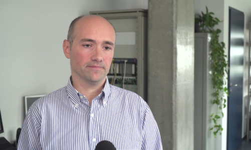 Przyszłość rynku technologicznego zależeć będzie od sztucznej inteligencji. Jej rozwój powinien być jednak ściśle kontrolowany