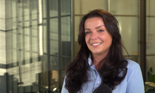 Brak możliwości przymiarki to największy problem podczas zakupów w internecie. Rozwiązują go wirtualne przymierzalnie oparte na rozszerzonej rzeczywistości