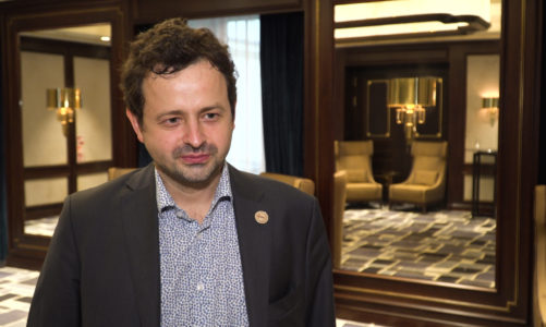 Deepfake: Manipulacja coraz groźniejsza i bardziej zaawansowana. Sztuczna inteligencja może już spreparować wypowiedź nawet zmarłej osoby