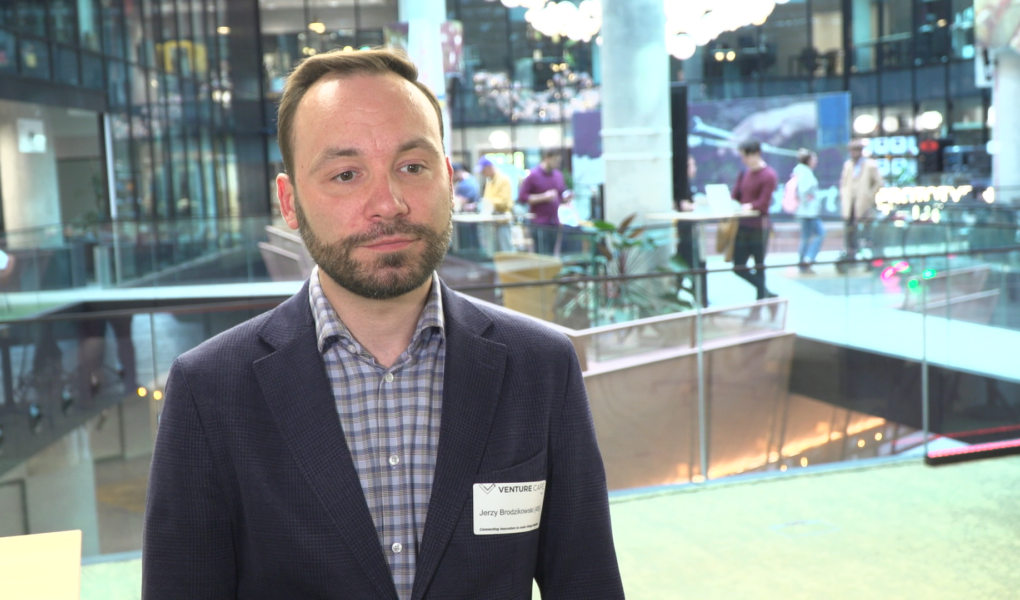 cic-fusy-ecobean-foto Fusy po kawie mogą być cennym surowcem. Powstają z nich ekologiczne opakowania, brykiet do kominka, a nawet ubrania