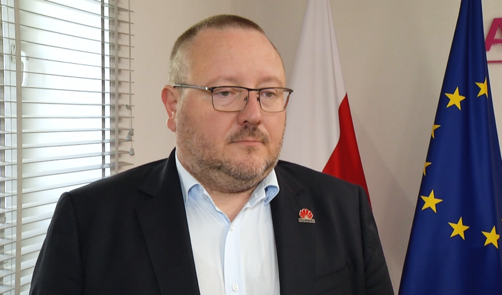 huawei-wsb-foto2_1 Coraz większy popyt na pracowników z branży IT. Firmy technologiczne stawiają na kształcenie kadr